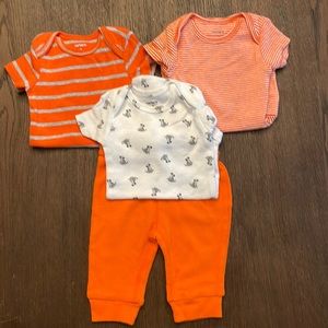 Carter’s Onesie and Pants bundle 0-3 months, perfect condition.